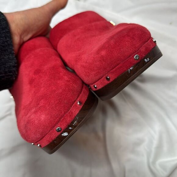 Vionic Kacie Red Suede Women's Clogs. Size 9. - Picture 5 of 9
